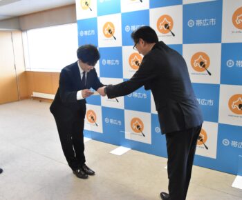 水利施設帯広かわにし1外1地区51工区の活動で帯広市より感謝状を授受いたしました。